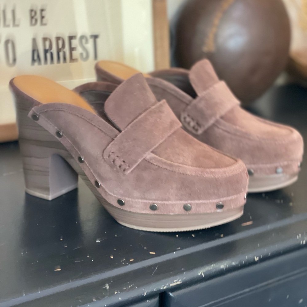 Splendid Women's Suede Mules in Tan